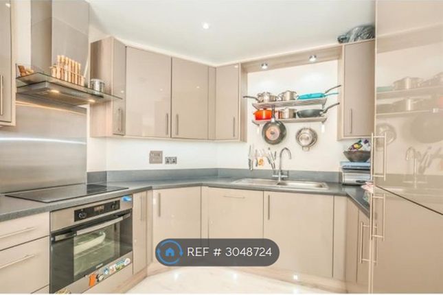 Flat, Keepers Court Raven Drive, Maidenhead photo 4