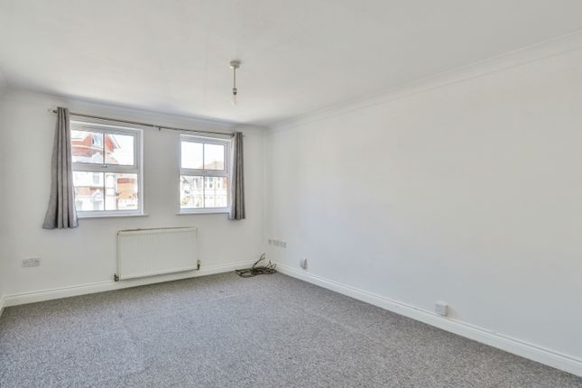 Flat 4 Sable Court, 21, Argyll Road, Dorset photo 3
