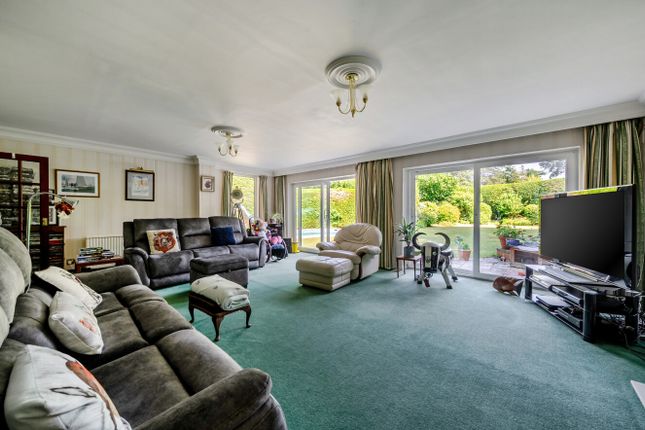 2, Penwood End, Surrey photo 4