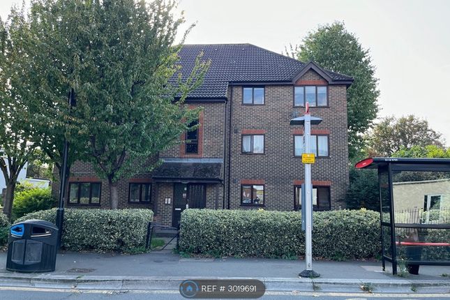 Flat, Bowles Hall Ealing Road, Brentford photo 3