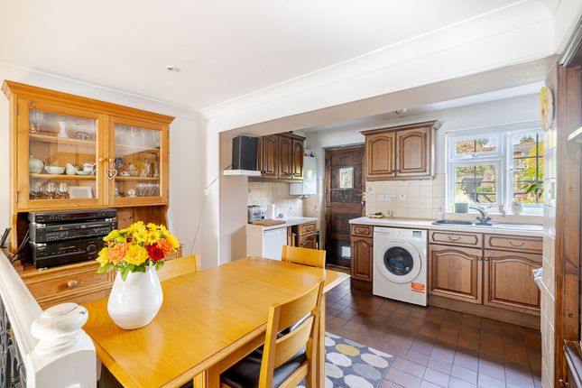 122 High Street, Redhill photo 3