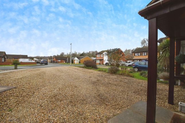10, Witchford Close, Lincoln photo 2