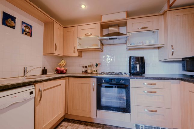 51, Quakers Court, Abingdon photo 3
