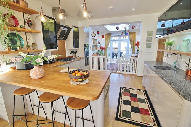 8, London Road, Waterlooville photo 2