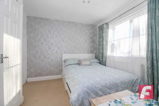 Town house for sale in St Andrews Terrace, South Oxhey