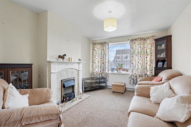 59, Sunningdale Drive, Derbyshire photo 2