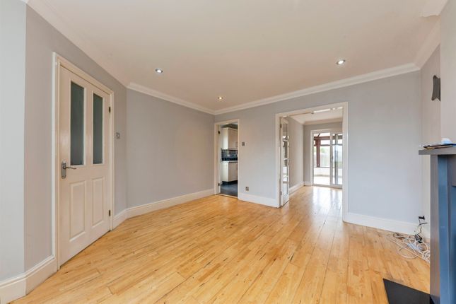 24, Regency Gardens, Grantham photo 3