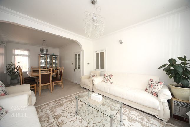 37, Conway Road, Luton photo 4