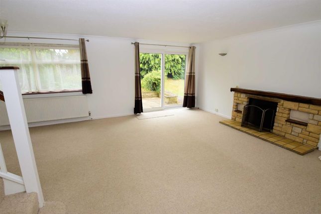 2, Framlingham Drive, Reading photo 2