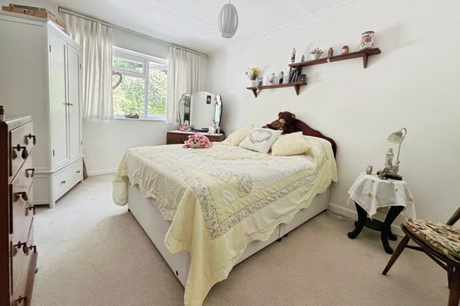 Flat 17, Priory Court,, Zig Zag Road, Isle of Wight photo 4
