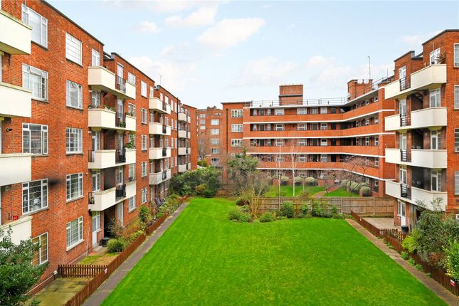 Flat for sale in Eamont Court, Mackennal Street, London