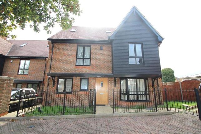 Thumbnail Detached house to rent in Torrance Close, Hornchurch