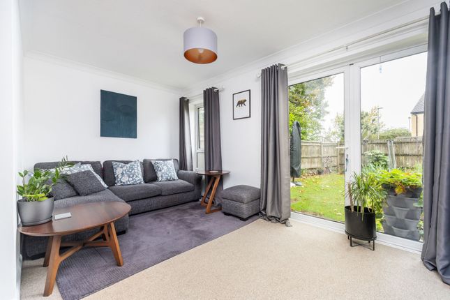 7 Eling Close, Winchester photo 2