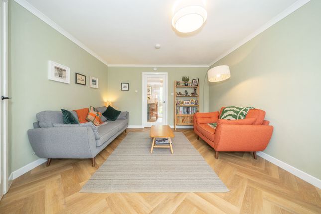 70 Braeside Park, Livingston photo 5