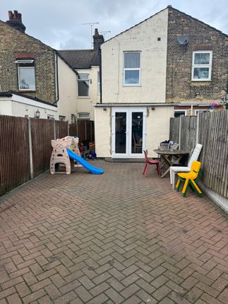 Terraced house for sale in London Road, Grays