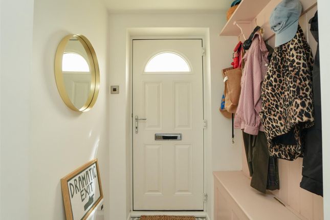 14, Sycamore Close, York photo 2
