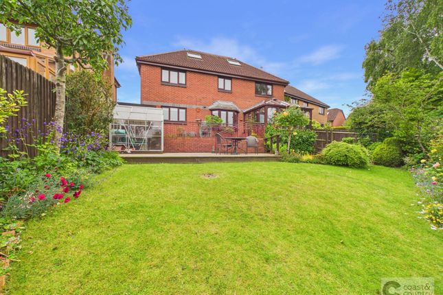 2 Moore Close, Newton Abbot photo 2