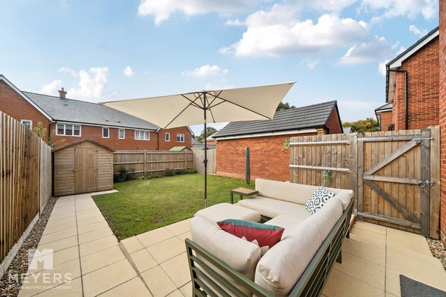 16, Thresher Way, Wimborne photo 3