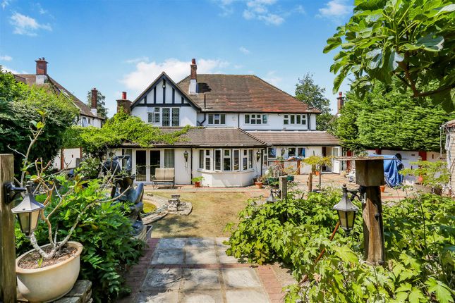 5, Heath Drive, Sutton photo 4