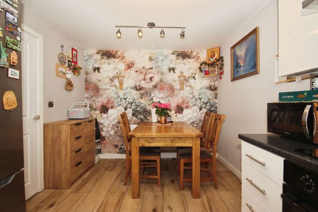 228, Anglian Way, Coventry photo 4