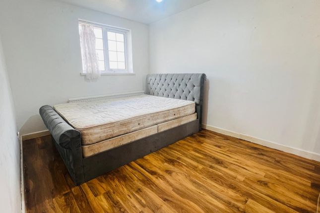 9, Dunsmore Road, Luton photo 4