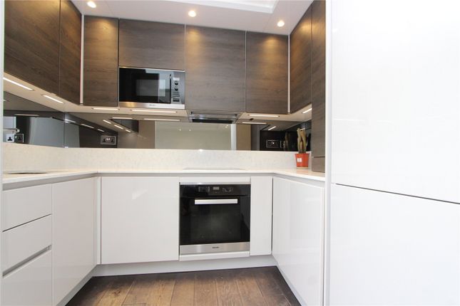 Flat for sale in Connaught Gardens, London