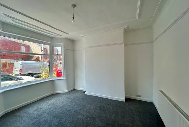 125, Birkenhead photo 4