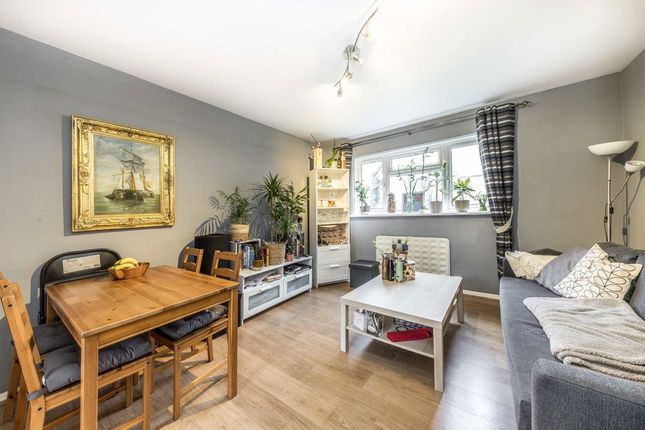 Flat 23, Romily Court, Landridge Road, London photo 3