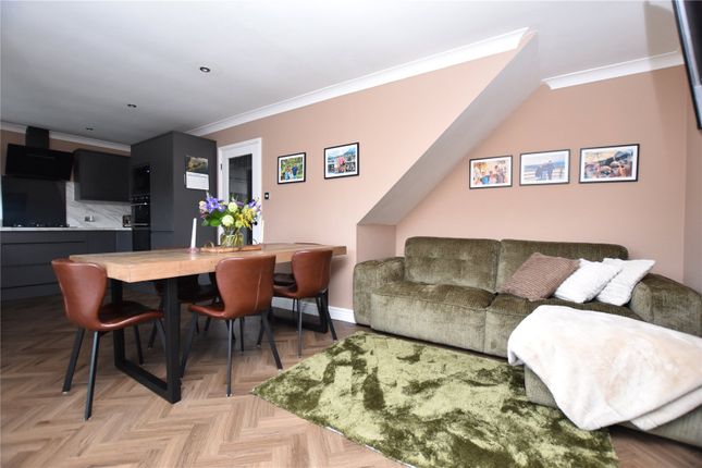 119, Springfield Road, Leeds photo 3
