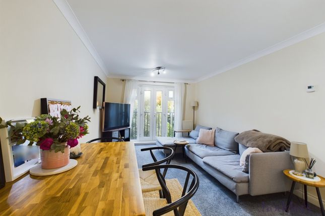 Flat 19, St. Georges Gate, Addlestone photo 2