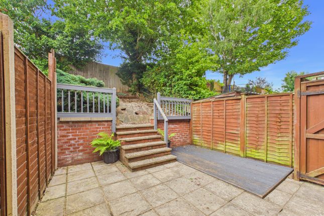19, Honeysuckle Close, Herefordshire photo 3