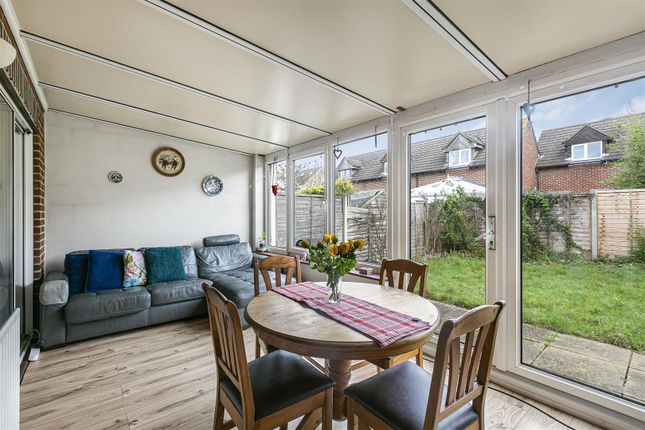 74, Archer Close, Kingston Upon Thames photo 3