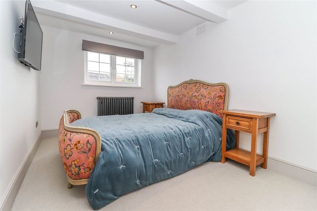 Terraced house for sale in Cobblers Gold, High Street, Stockbridge, Hampshire