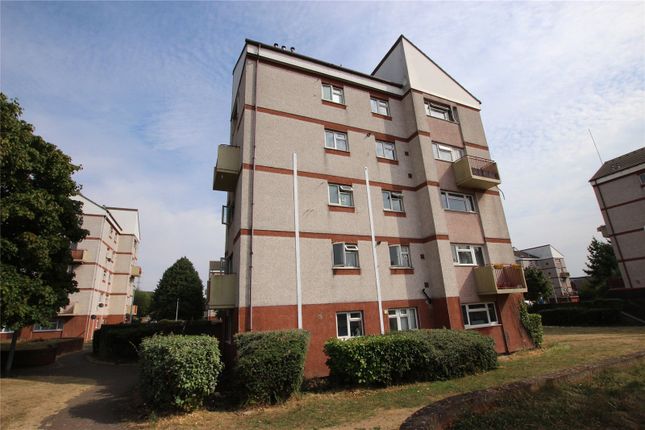2 bed flat to rent in Southwood Road, Dunstable, Bedfordshire LU5