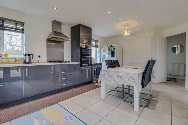 21 Willow Road, Leicester photo 3