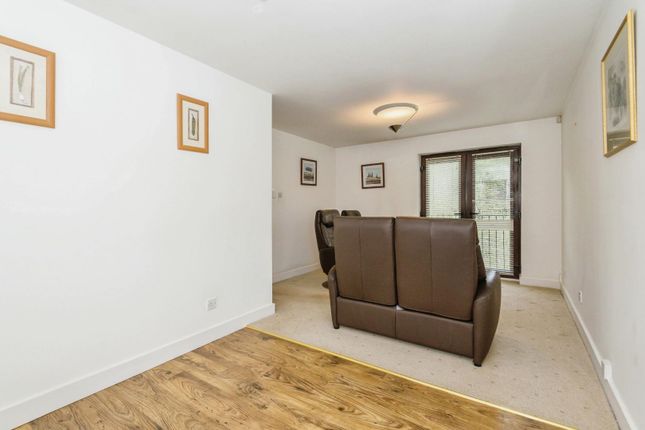 Flat for sale in Tawny Beck, Leeds