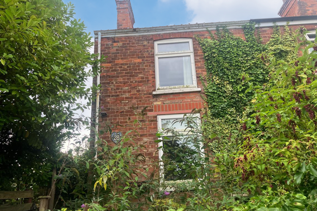 3-bed terraced on 28, Old Chapel Lane, Grimsby, £75,000