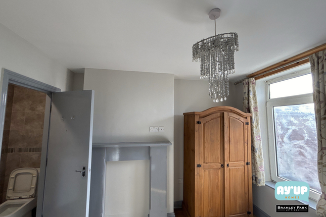 Room 6, 33 Kings Road, Doncaster photo 2