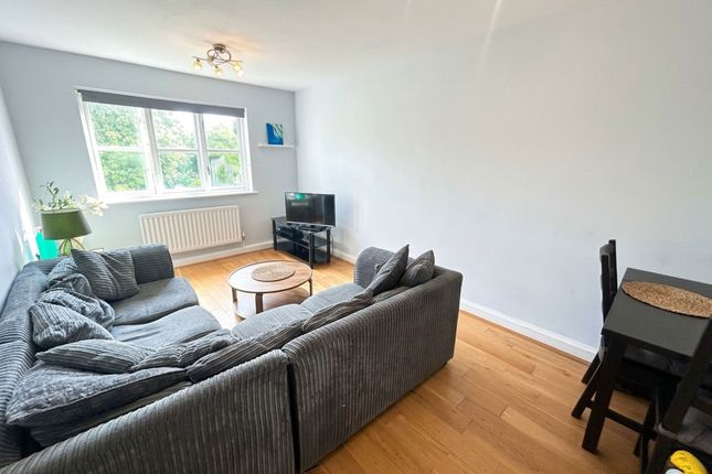 32 Cranford Square, Knutsford photo 2
