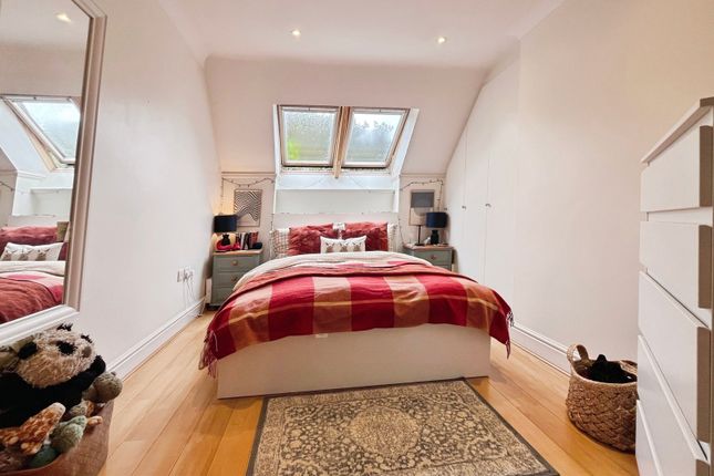 19, Victoria Mews, Englefield Green photo 4