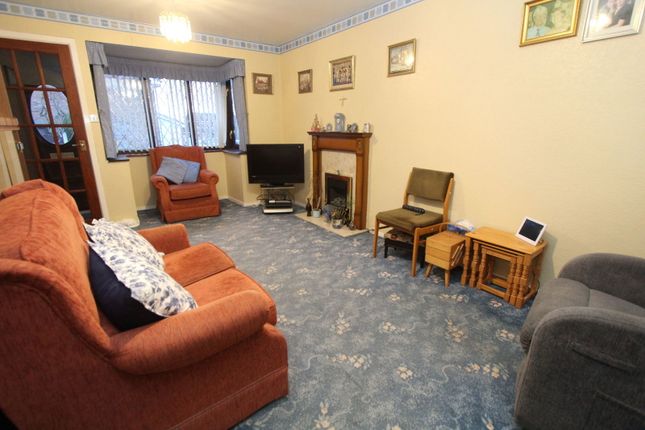 33, Woodcombe Close, Brierley Hill photo 4