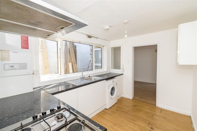15, Middle Street, Southampton photo 5
