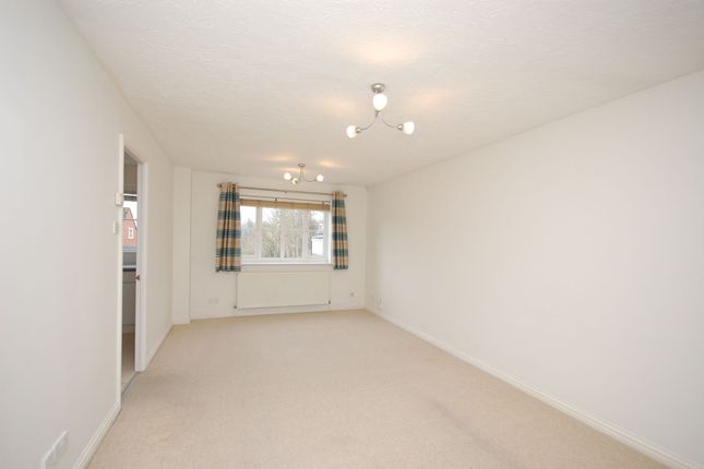 36 Mallard Court Swan Close, Rickmansworth photo 3