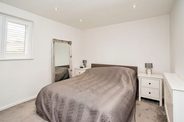 Flat for sale in Stewart Close, Abbots Langley
