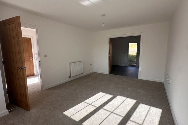 12, Fowler Drive, Torrington photo 4