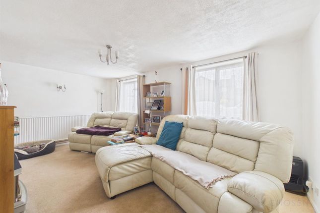 38, Albemarle Road, Gloucester photo 2