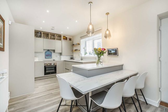 1 Rose House, 2, Plum Mews, London photo 3