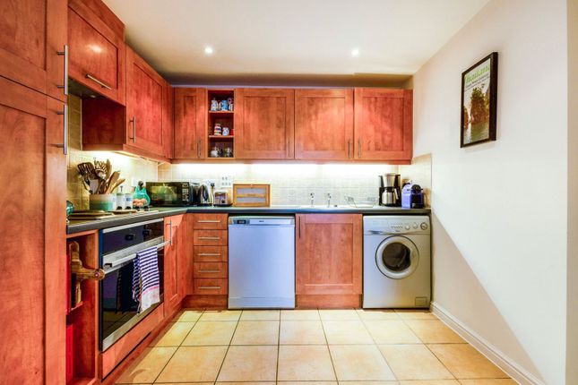 Flat for sale in Singapore Road, Ealing