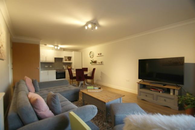 50, Ovaltine Court, Kings Langley photo 2