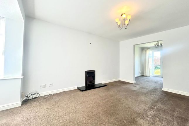 36, Alderdale Avenue, Dudley photo 3